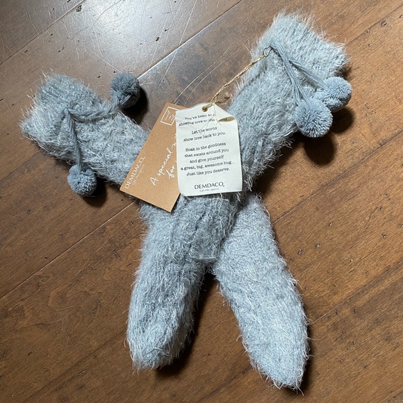 DEMDACO Dove Gray Slipper Socks NWT OSFM - Picture 3 of 6